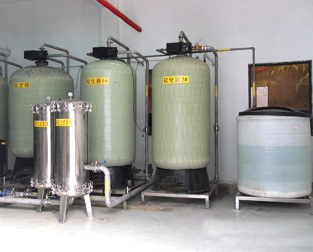 數顯多路閥全自動軟水器(軟化水設備) 數顯多路閥全自動軟水器(軟化水設備)
